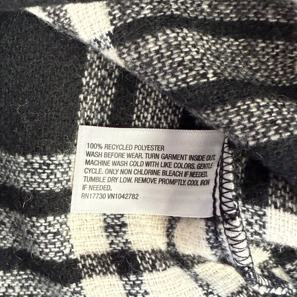 Cat & Jack Black & White Plaid Shirt Jacket Boys Large (10/12) Button Front - Picture 6 of 6